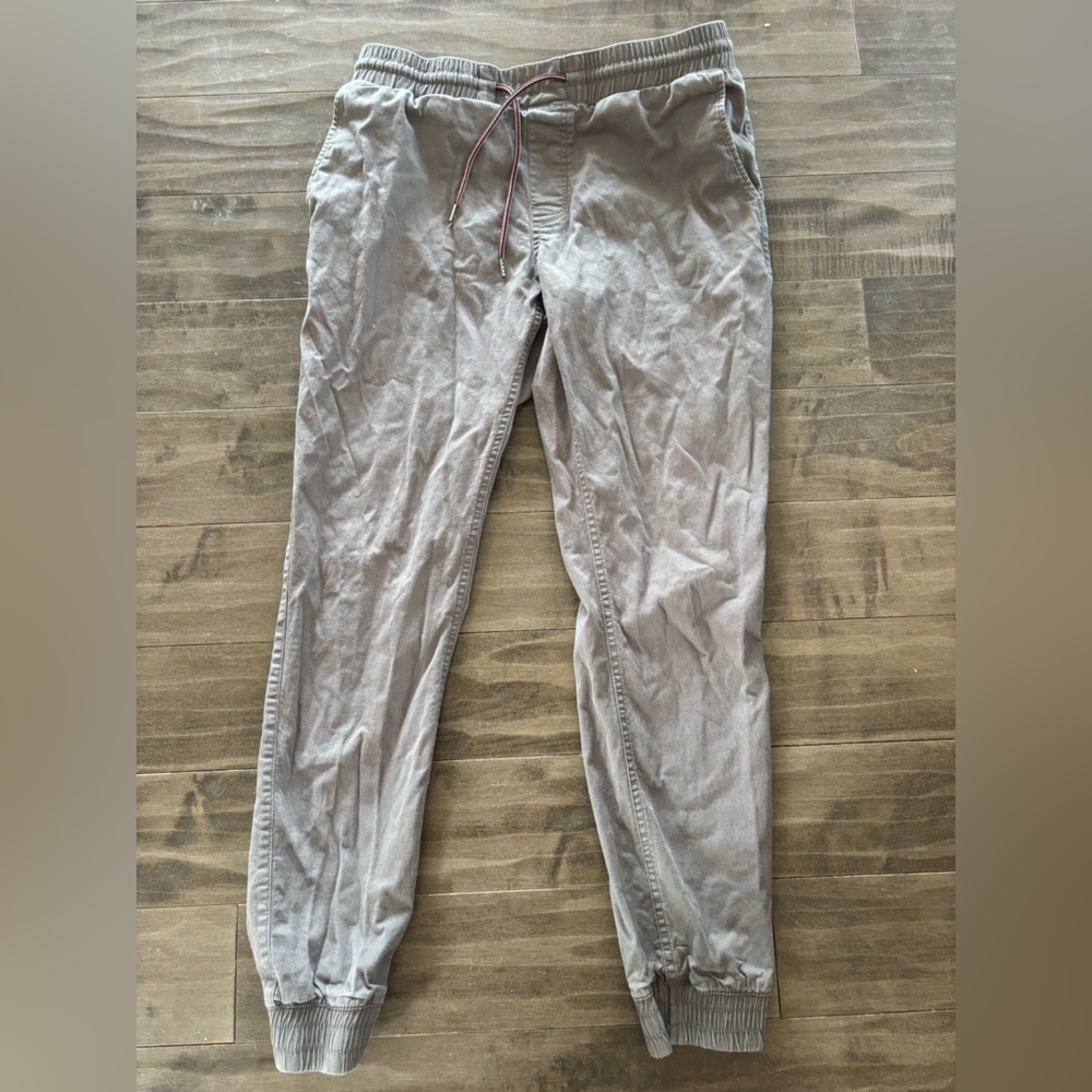 Twik men’s Light Gray chinos